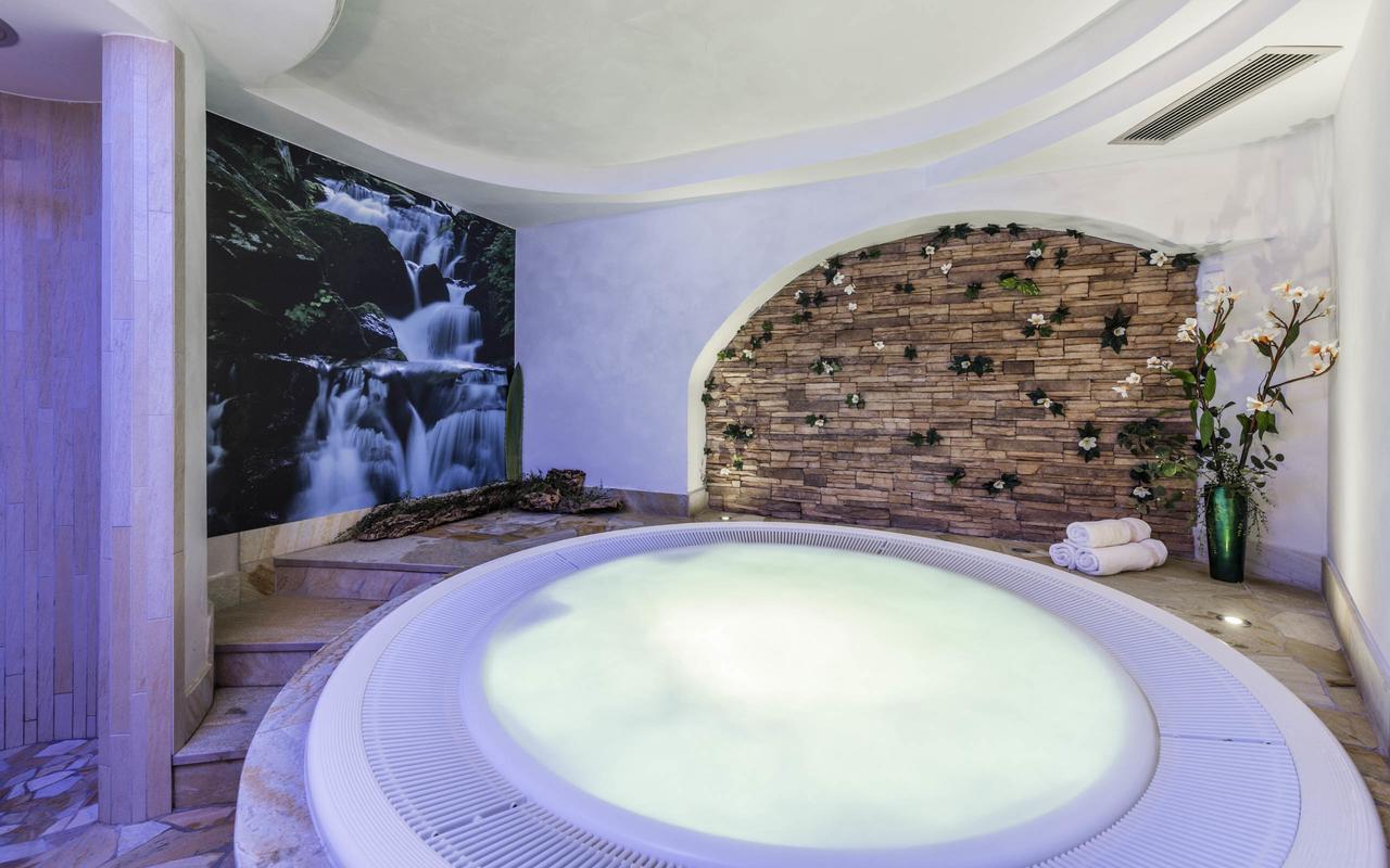 Stoa - Elegant & Romantic Guest House - "Adults Only" San Vigilio Di Marebbe Eksteriør billede