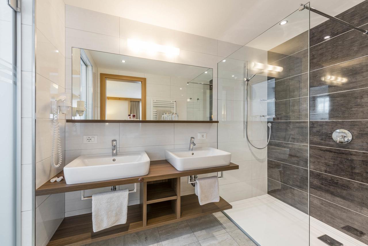 Stoa - Elegant & Romantic Guest House - "Adults Only" San Vigilio Di Marebbe Eksteriør billede