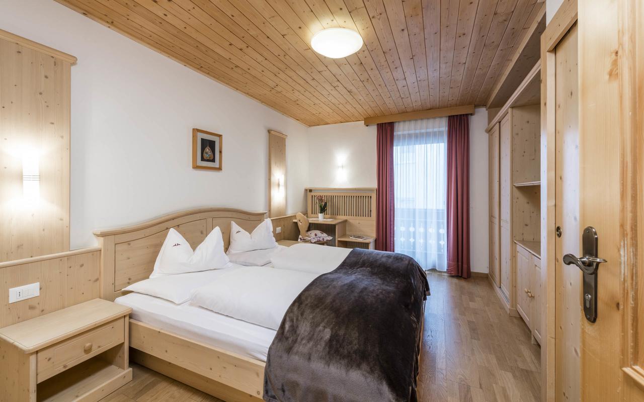 Stoa - Elegant & Romantic Guest House - "Adults Only" San Vigilio Di Marebbe Eksteriør billede